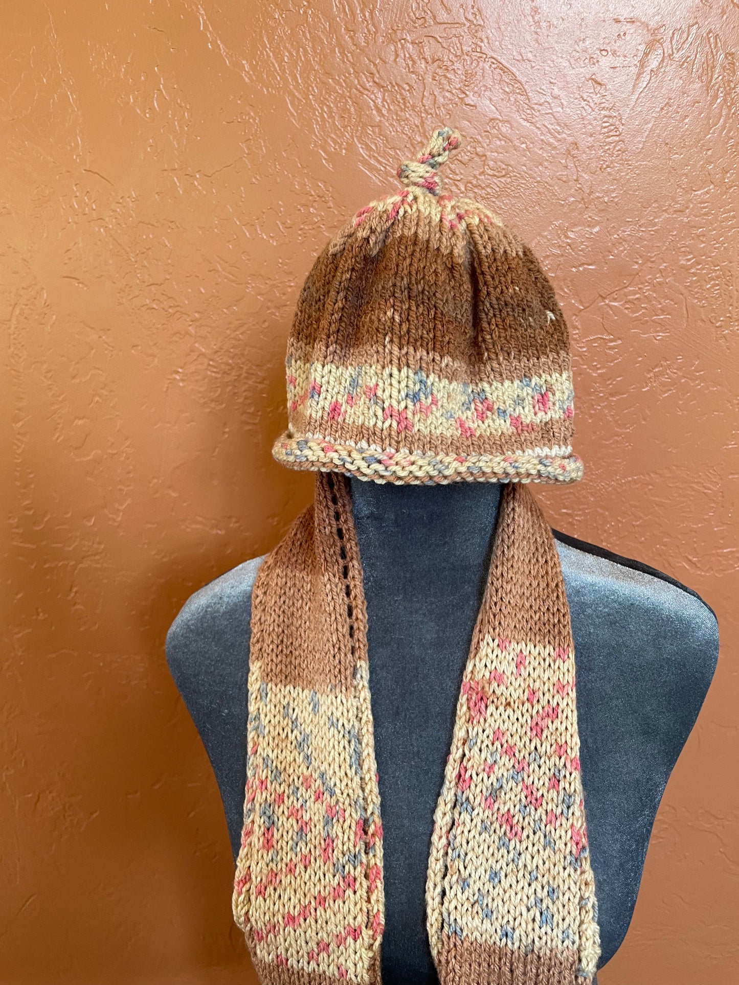 Child’s hat and scarf set.
