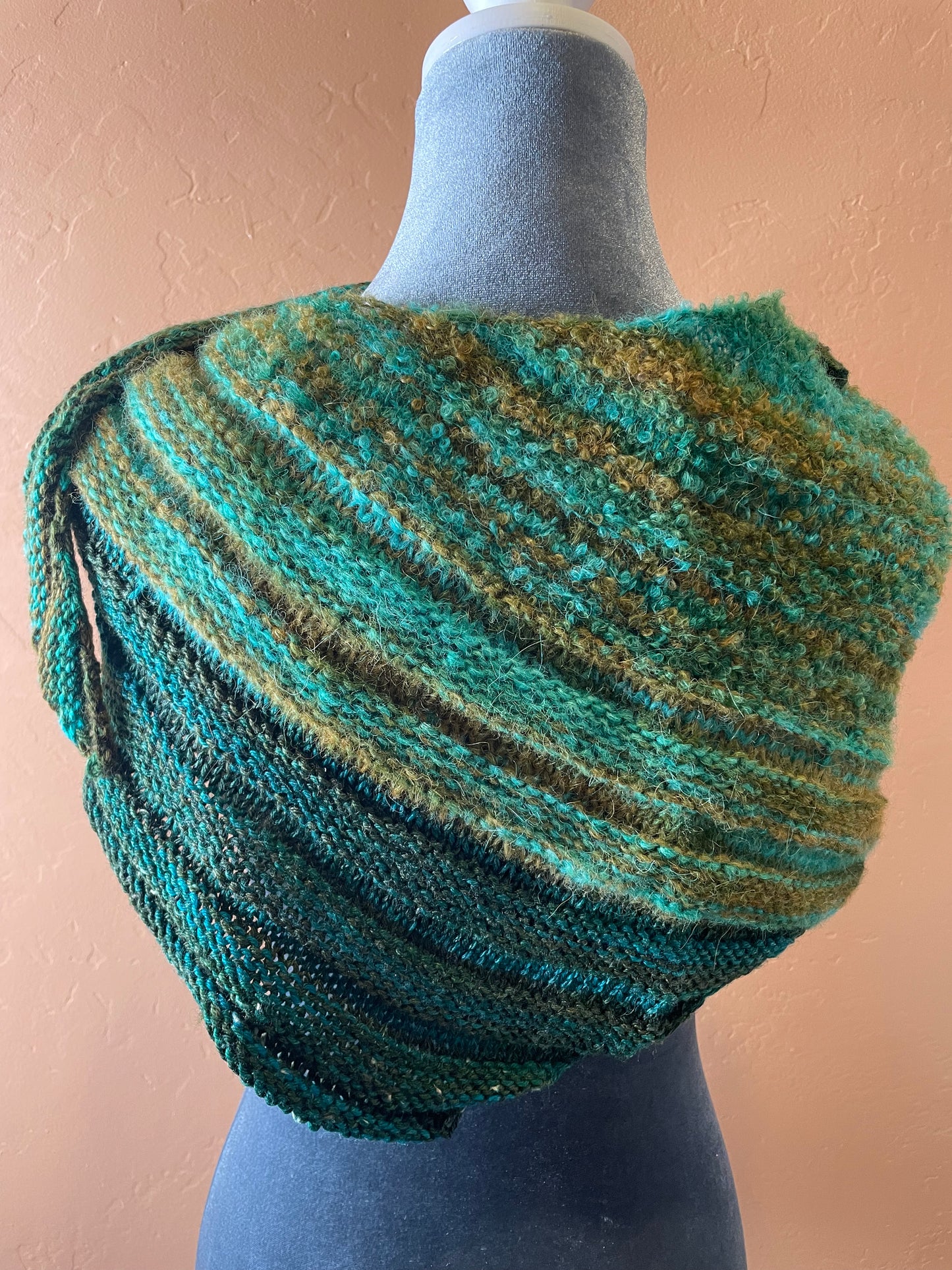 Peacock Shawlette